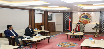जनयुद्धका सहयात्री विप्लव र प्रकाण्डसँग प्रधानमन्त्री प्रचण्डको छलफल